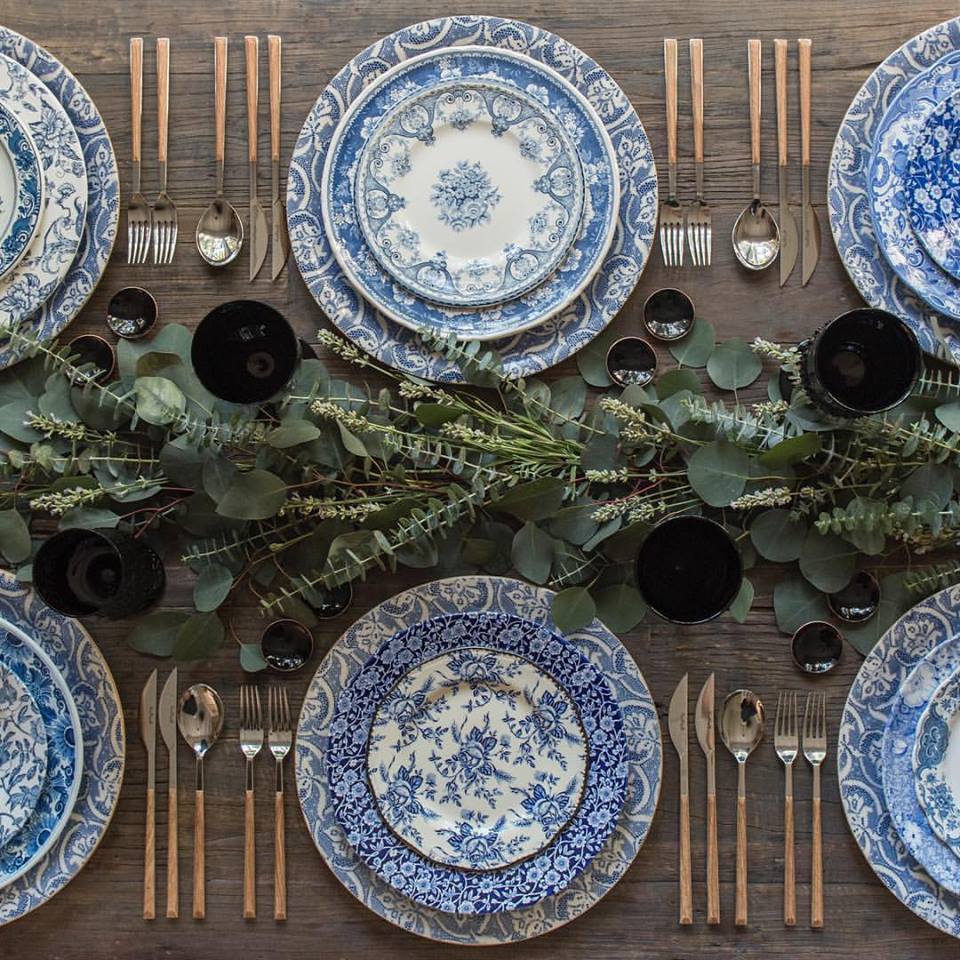 Casa de Perrin, vintage dishes, table setting, thanksgiving table